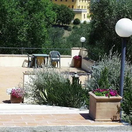 Tenuta Di * אלברזה